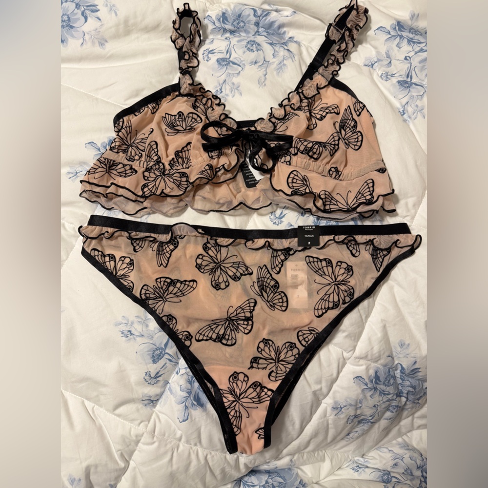torrid Black Butterfly Mesh Bralette 1X & Tanga 2X Set on Blush